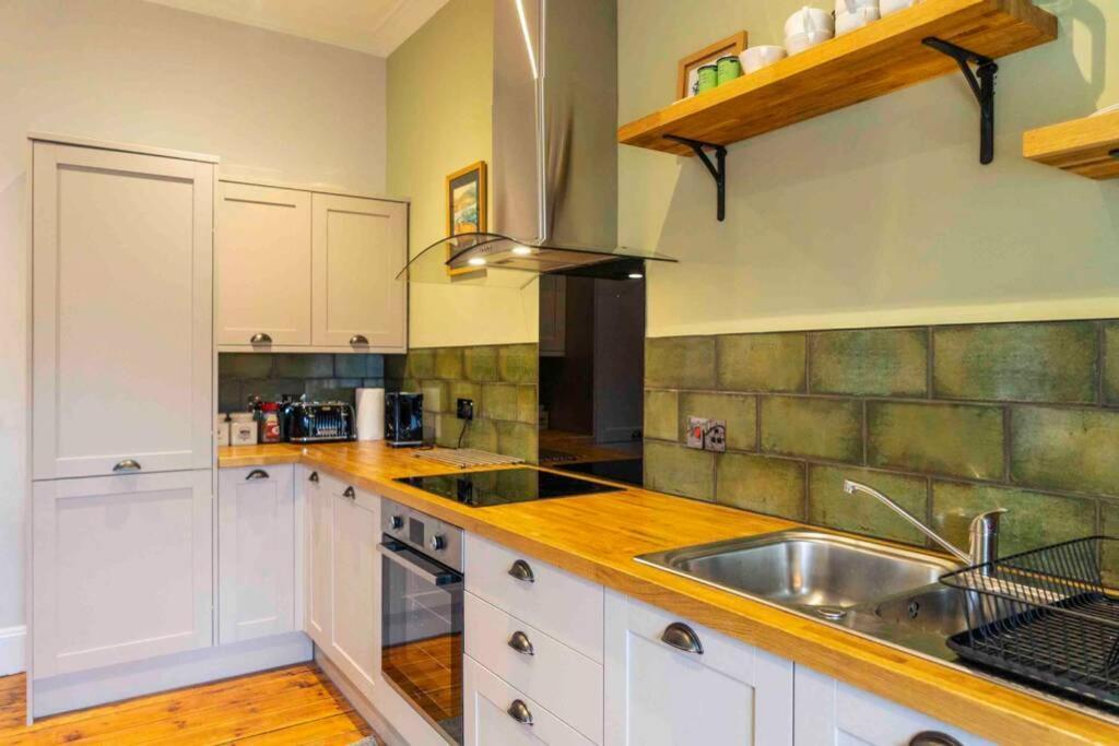 Spacious City Centre Apartment Full Of Character Inverness Exterior foto
